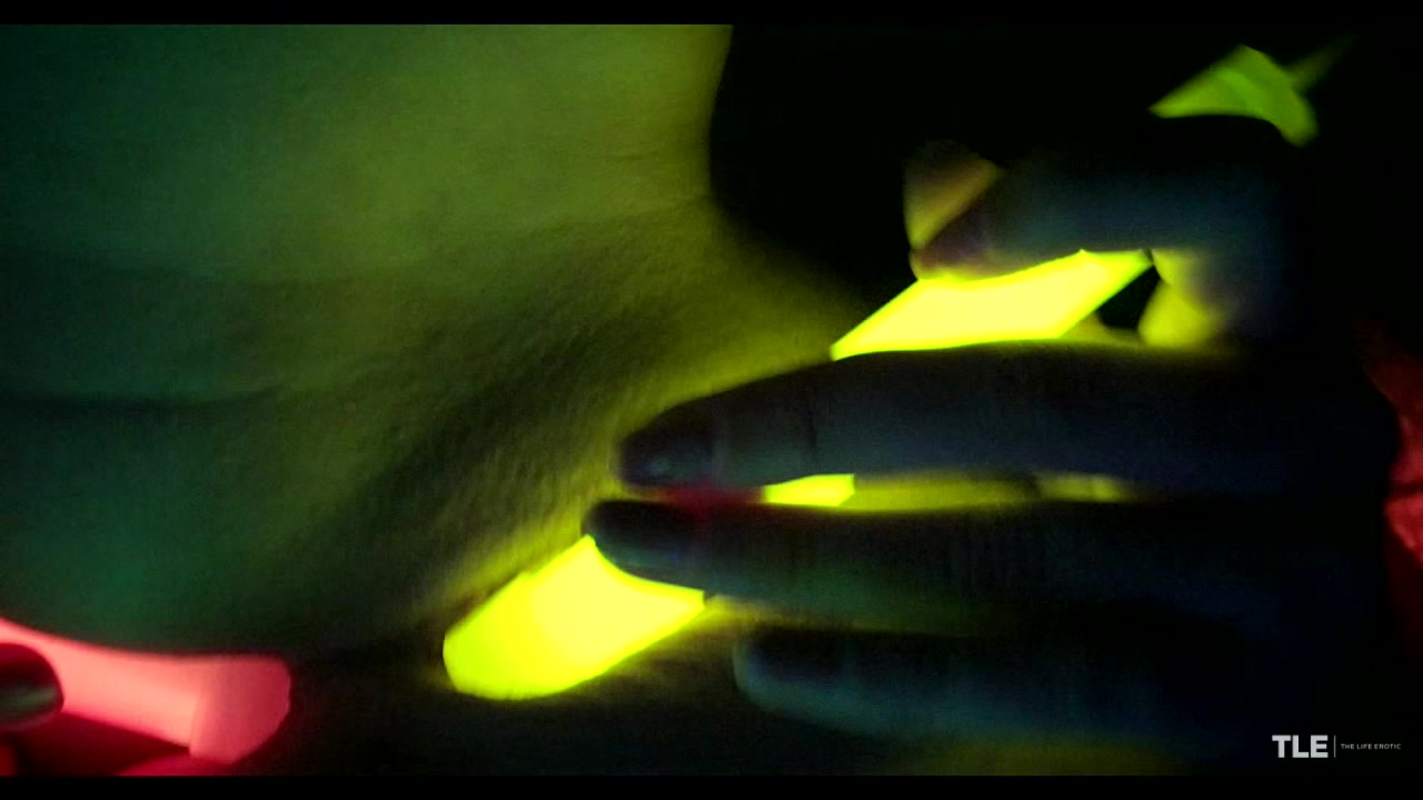 Glow Of The Night - Lisa Dawn - TheLifeErotic