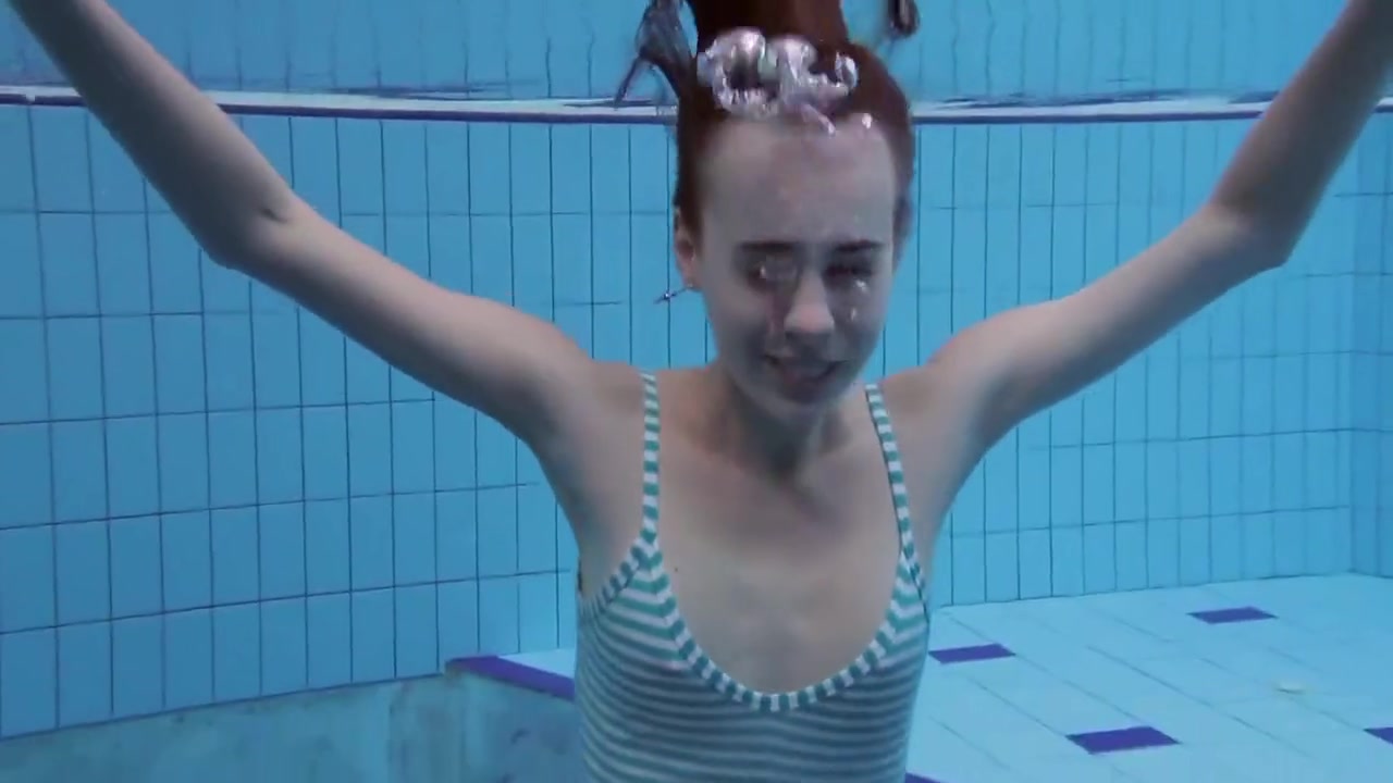 Super Hot Underwater Hairy Babe 5 Min With Anna Netrebko
