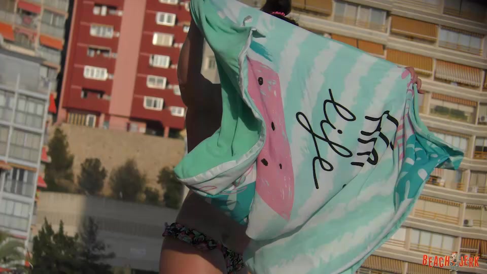 Sweet nips - BeachJerk