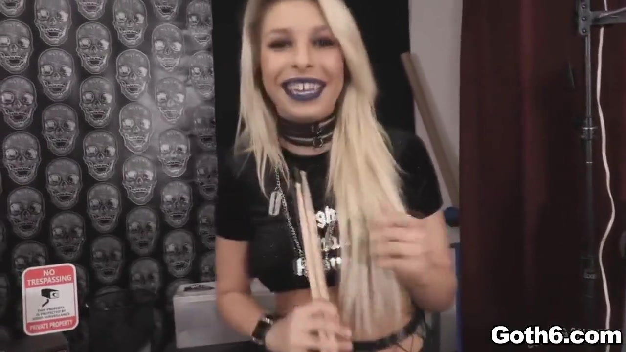 Crazed Superfan Carmen Got Crazy Good Sex From Mick