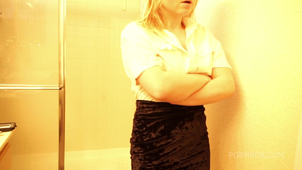 PISSING THE FLOOR AND PISS MASTURBATION - PissVids