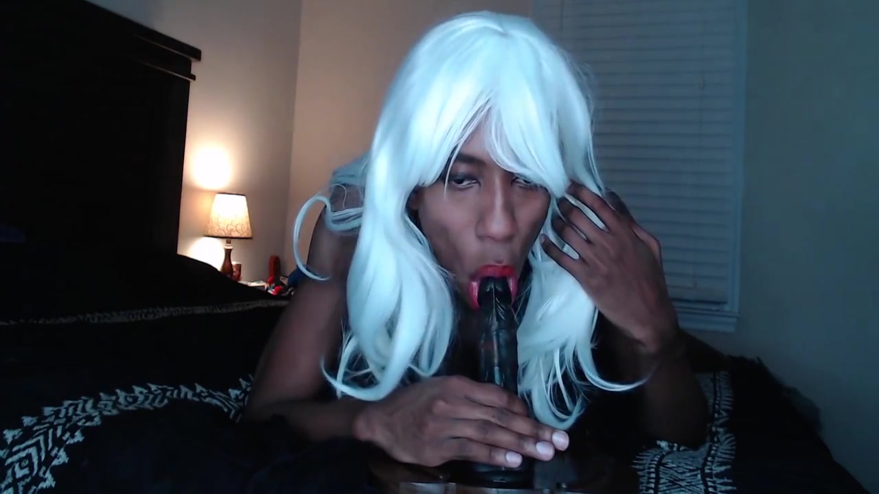 Blowing A Walnut Dildo Mount - Preview Of Blowjob For Wallie 7 Min