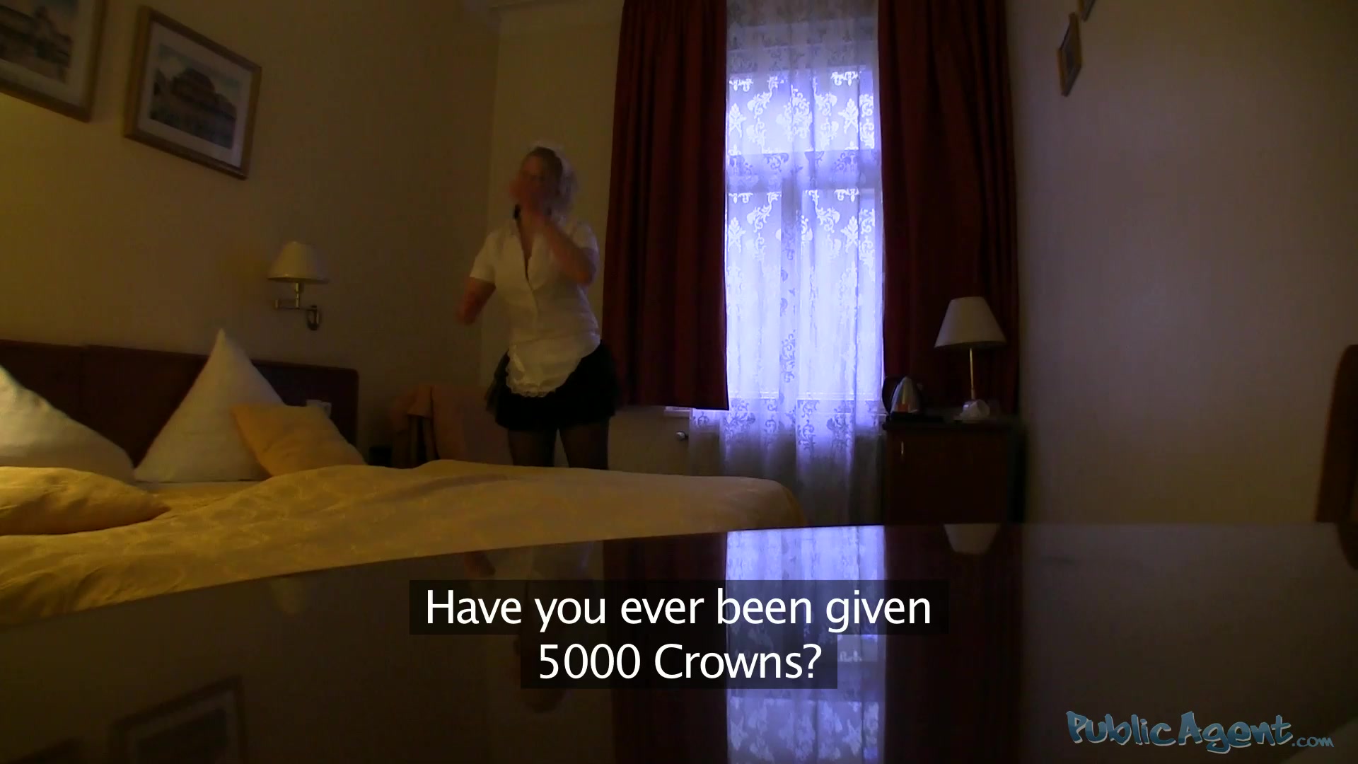 Amateur hardcore sex with blonde chick in the hotel room