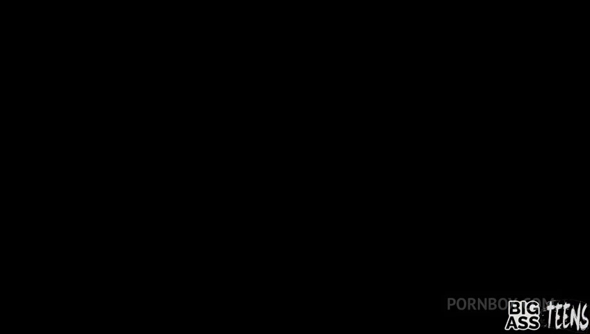 Anal sex with my cute with a big ass I cum in her ass - PissVids