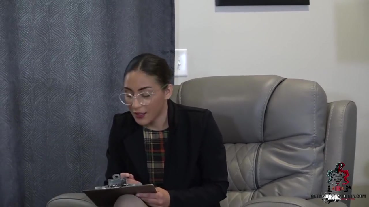 Liv Revamped - Alexandria Ocasio Cortez Played By Seduces Bernie