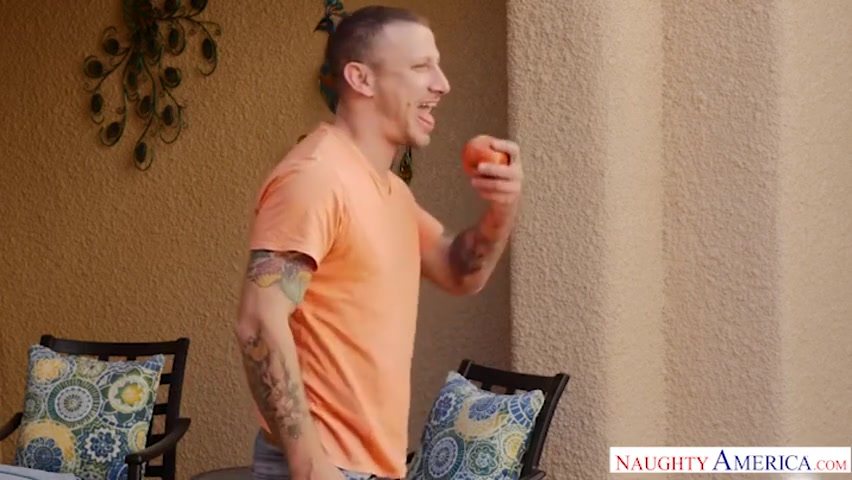 Brooklyn Chase In Big Tits Gets Their Gardener To Fertilize Her Aching Pussy