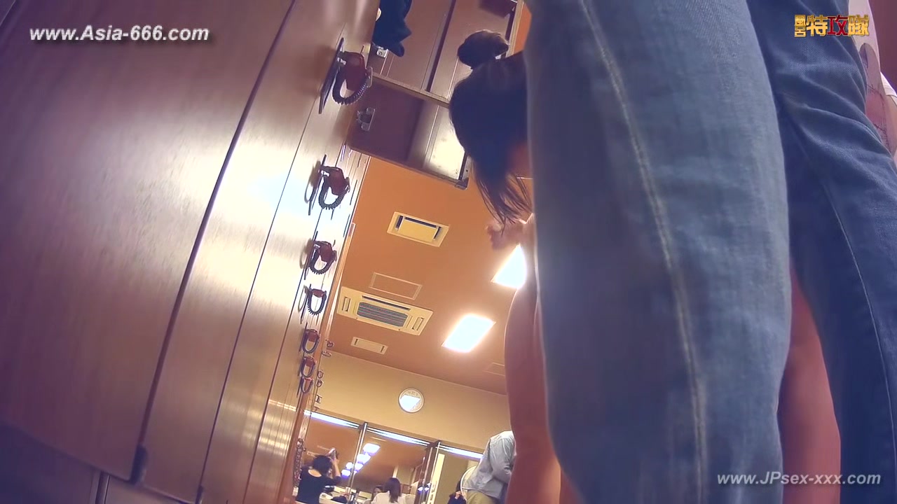 japanese public bathroom changeroom.97