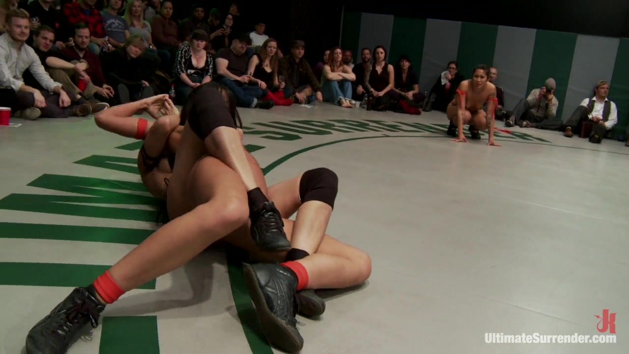 Dragon, Ariel, Beretta, Lyla: The Hottest Girl On The Net Battle In A Non-Scripted Tag Team Event - Publicdisgrace