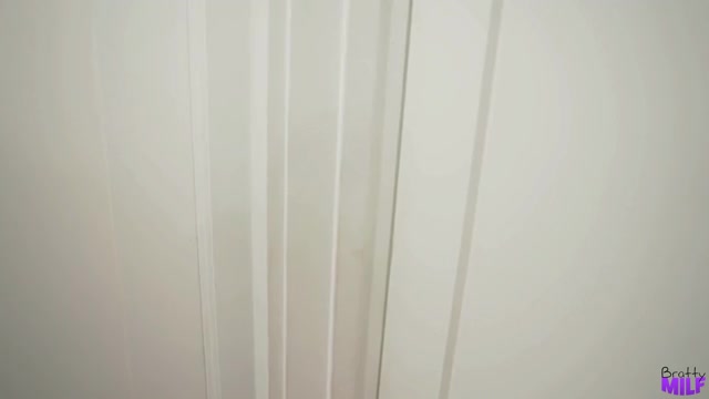 My Sex Starved Stepmom Caught Me Peeping - S9:E6 - Brattymilf