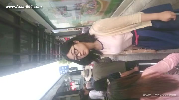 chinese girls go to toilet.117