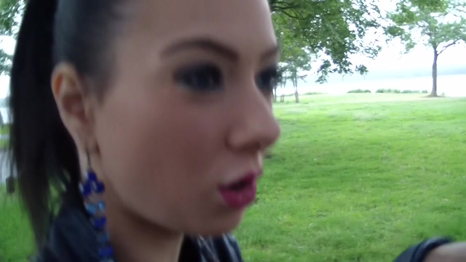 Ella in amateur video showing an outdoor blowjob