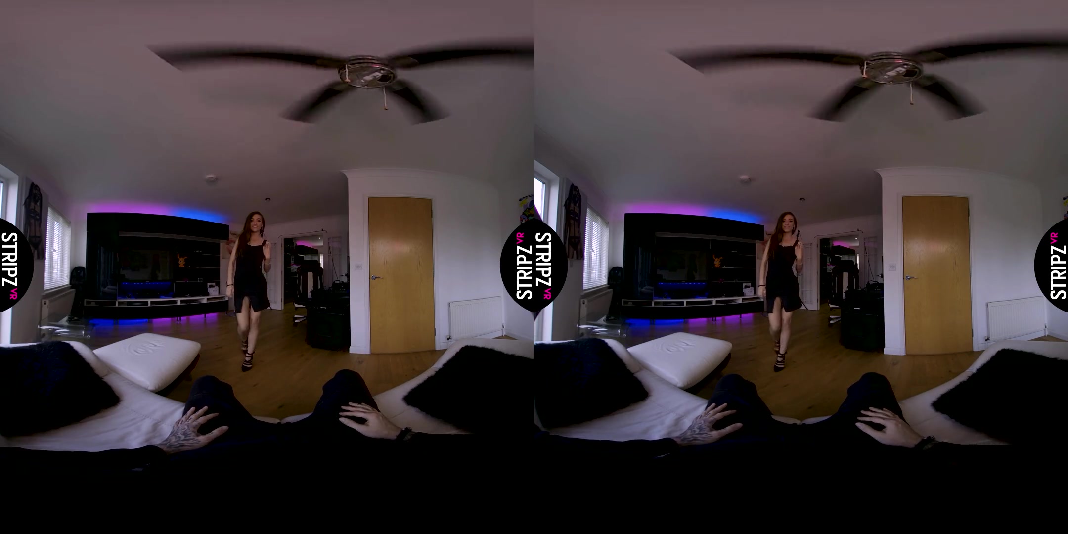 Stripz For Tips! - SexLikeReal