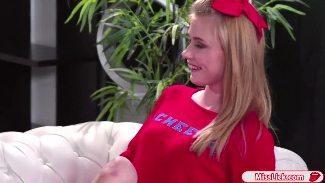 teen 18+ Elena And Hadley And Hannah Enjoy Licking On Sofa