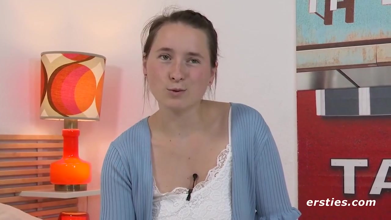 Ein Glasdildo Fur Dieses Naturliche Deutsche Madel