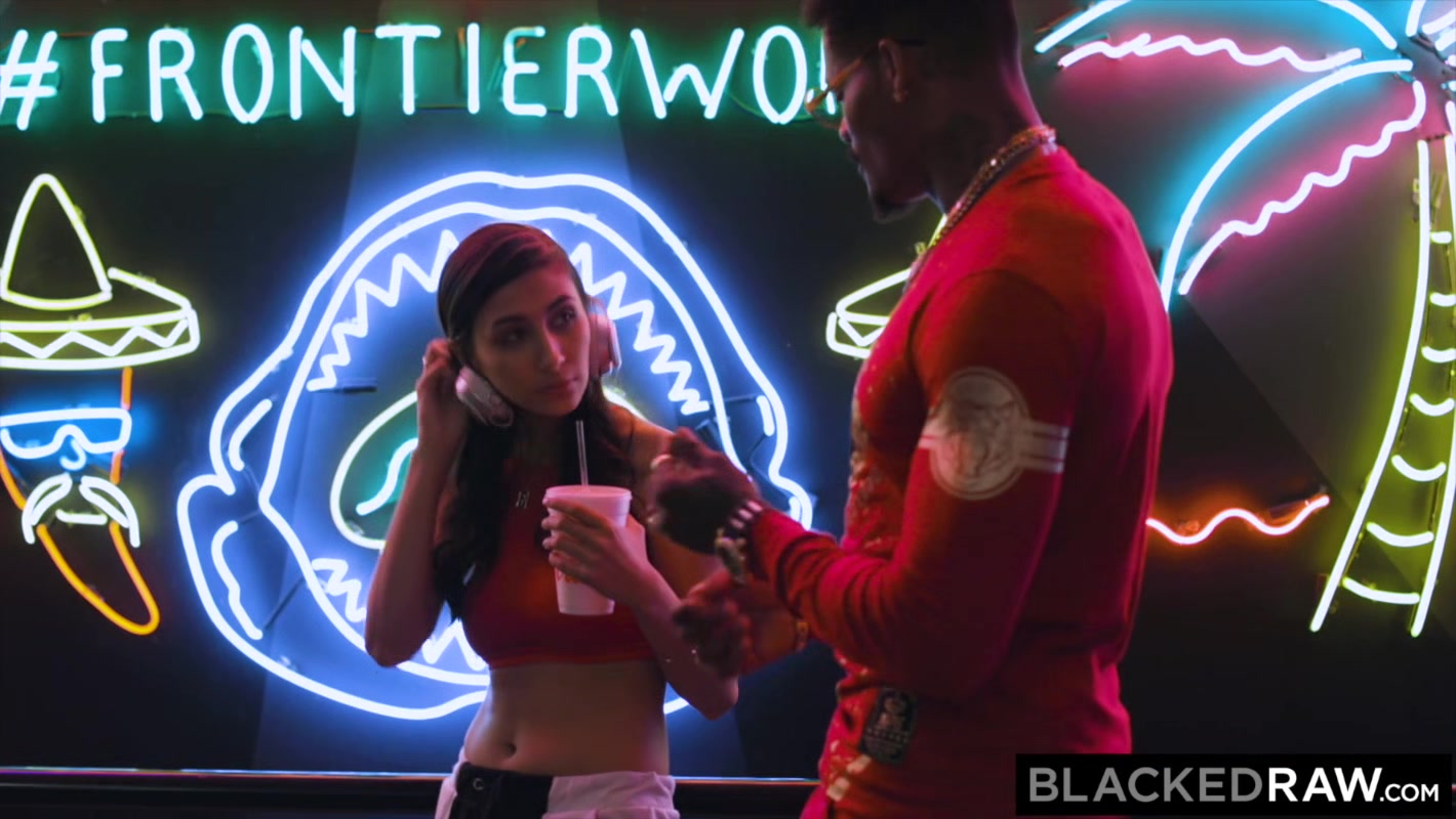 BLACKEDRAW Gorgeous Gianna Dior devours stranger's BBC