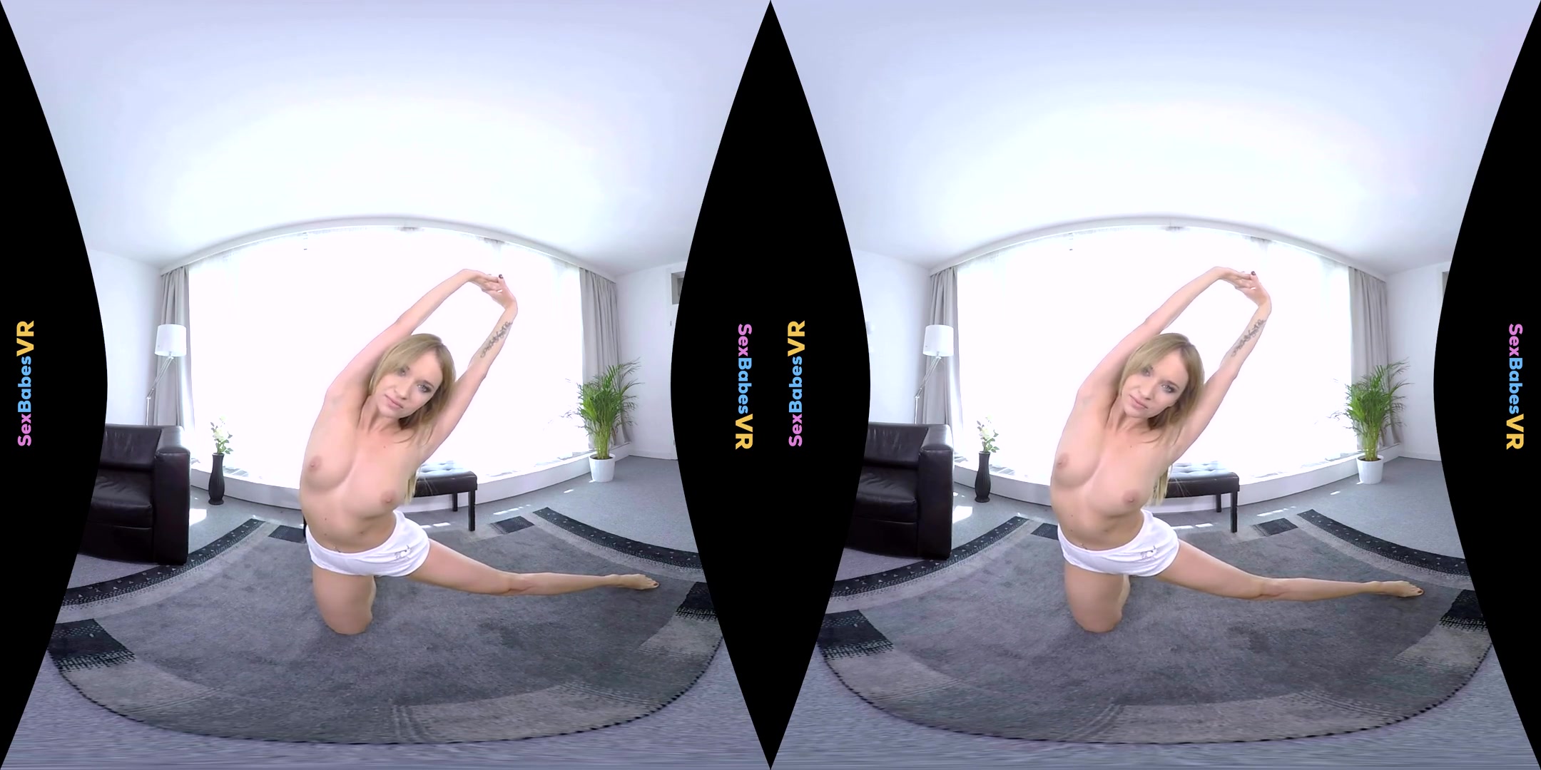 Angel Piaff in Gym Pussy - SexBabesVR