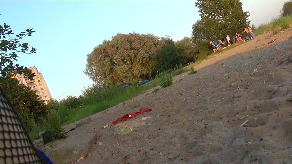 Bitch sucks and fucks while on a public beach