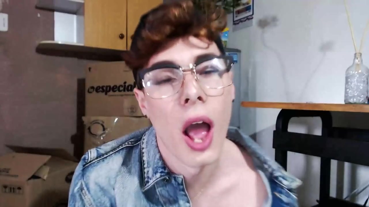 Warehouse Worker Cum Right On The Floor