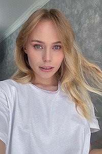 Mari Moore