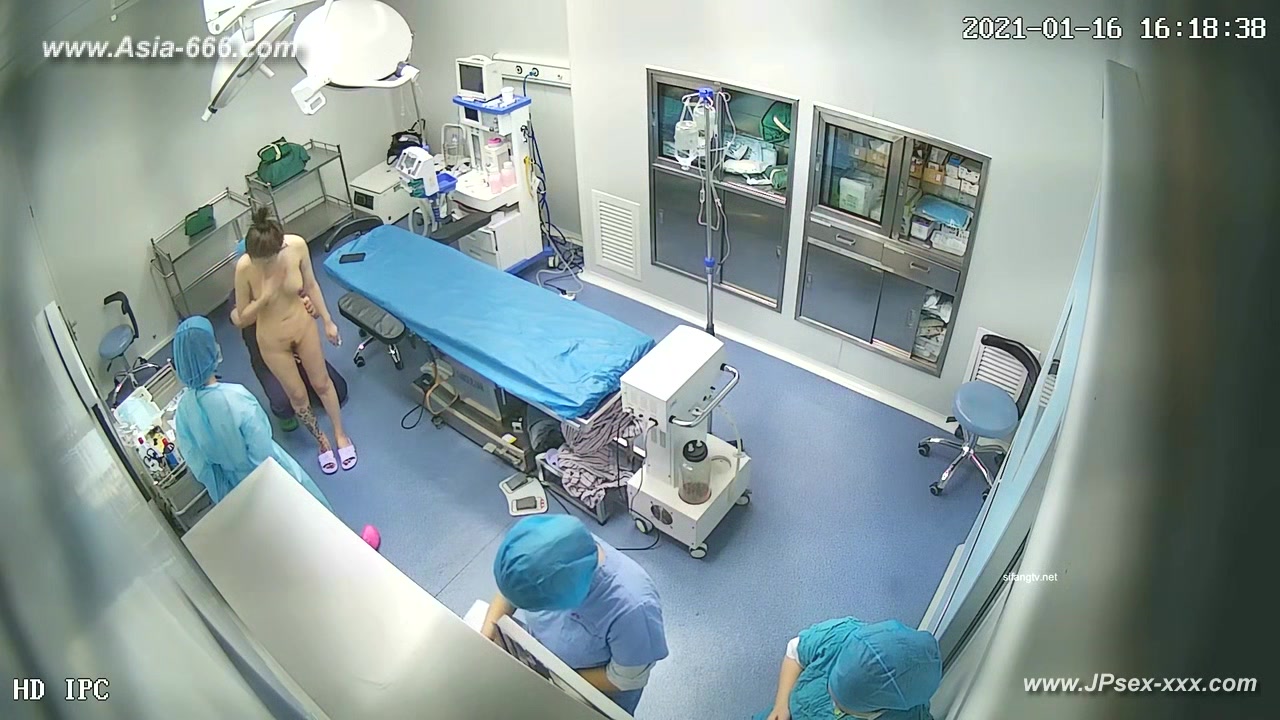 Peeping Hospital patient .***