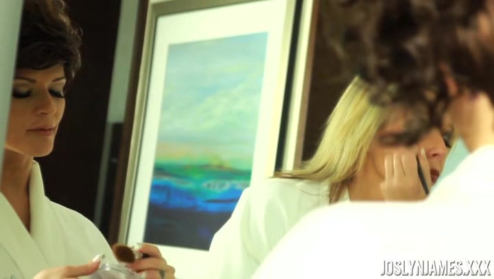 Joslyn James in Hot Licking In Vegas Clip#1