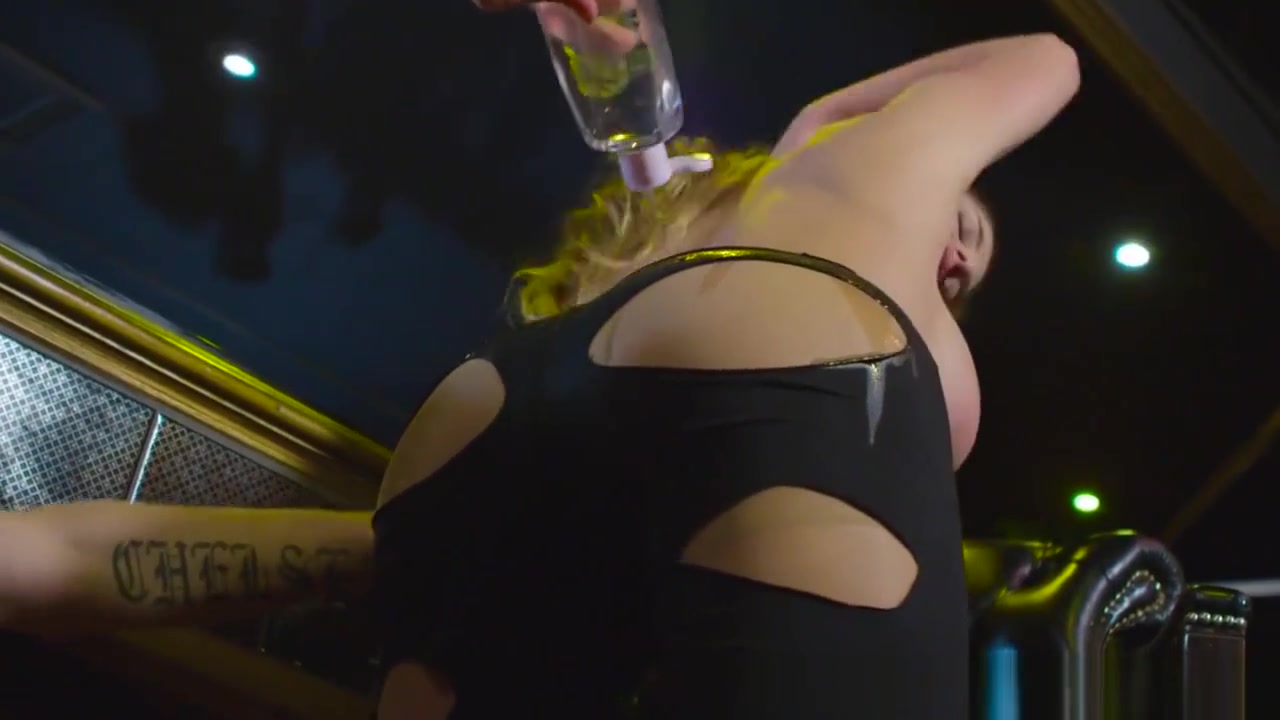 Brazzers - Big Wet Butts - A Fistful Of Heave