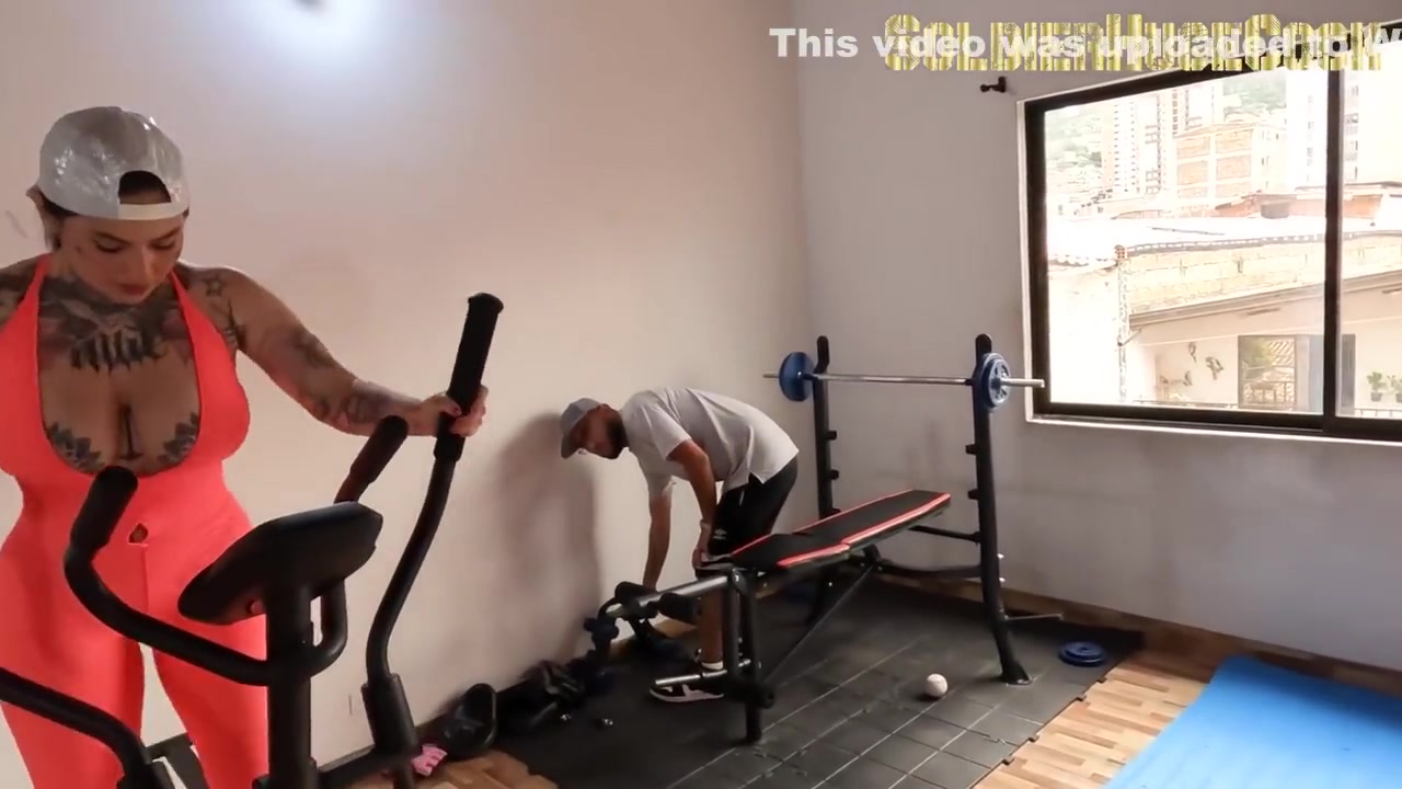 The New Girl At The Gym Asks For My Help, But When She Sees My Erection She Sucks Me To Help Me