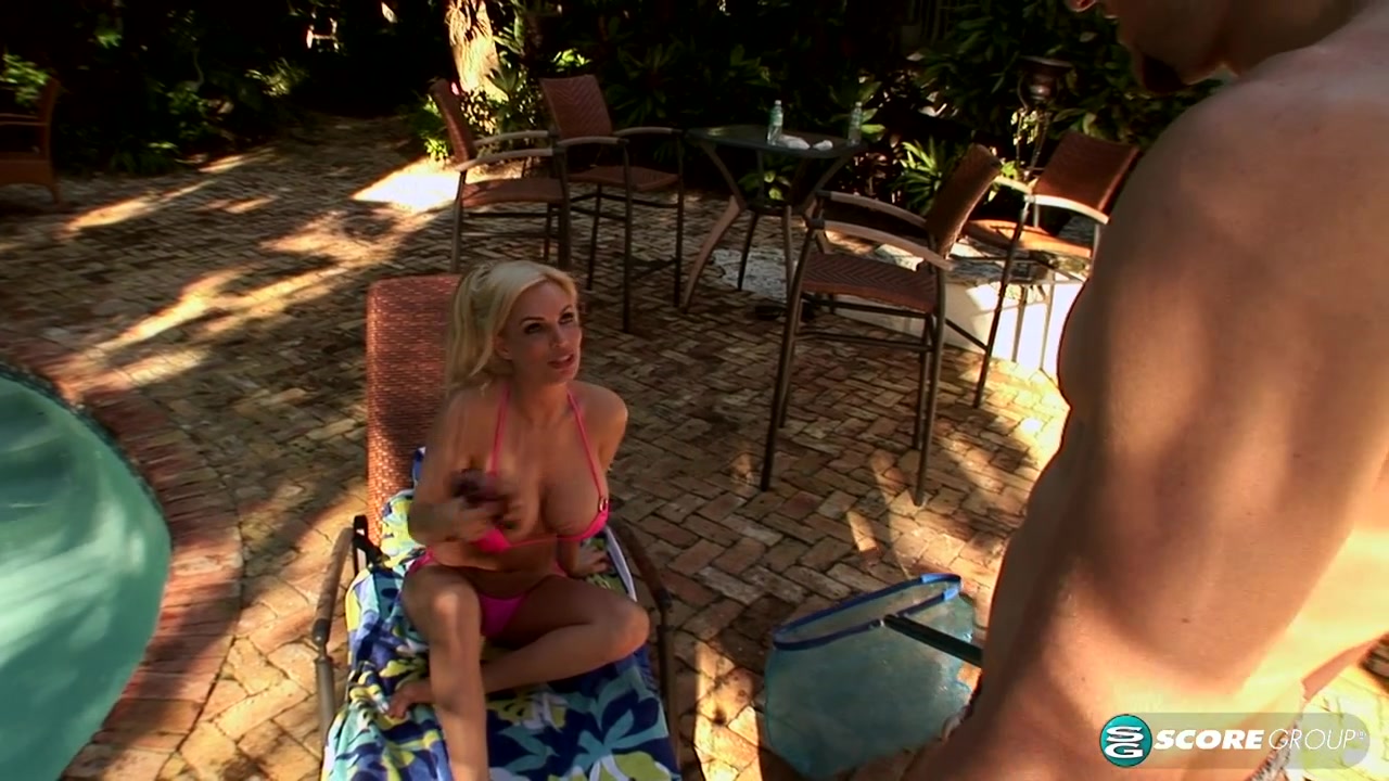 Bikini Pool Pick-up - ScoreLand