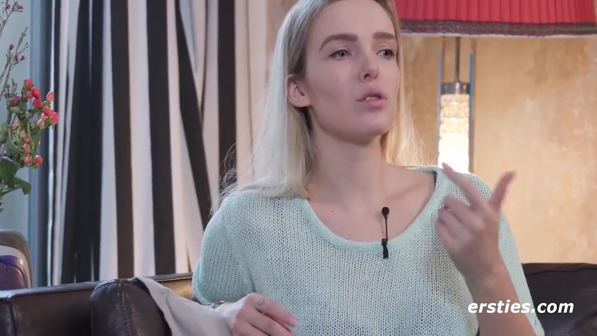 Die Blonde Sandy S Macht Es Sich Selbst Mit Einem G-punkt-dildo