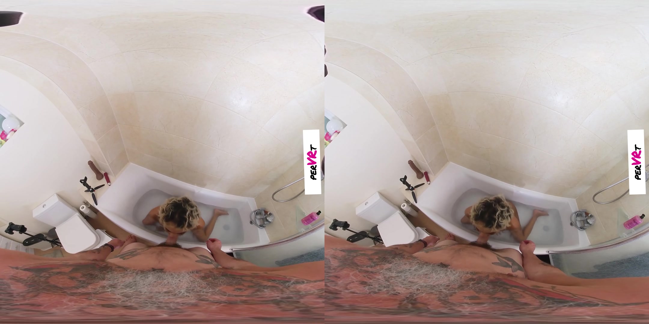 Blowjob And Doggy In The Tub - perVRt