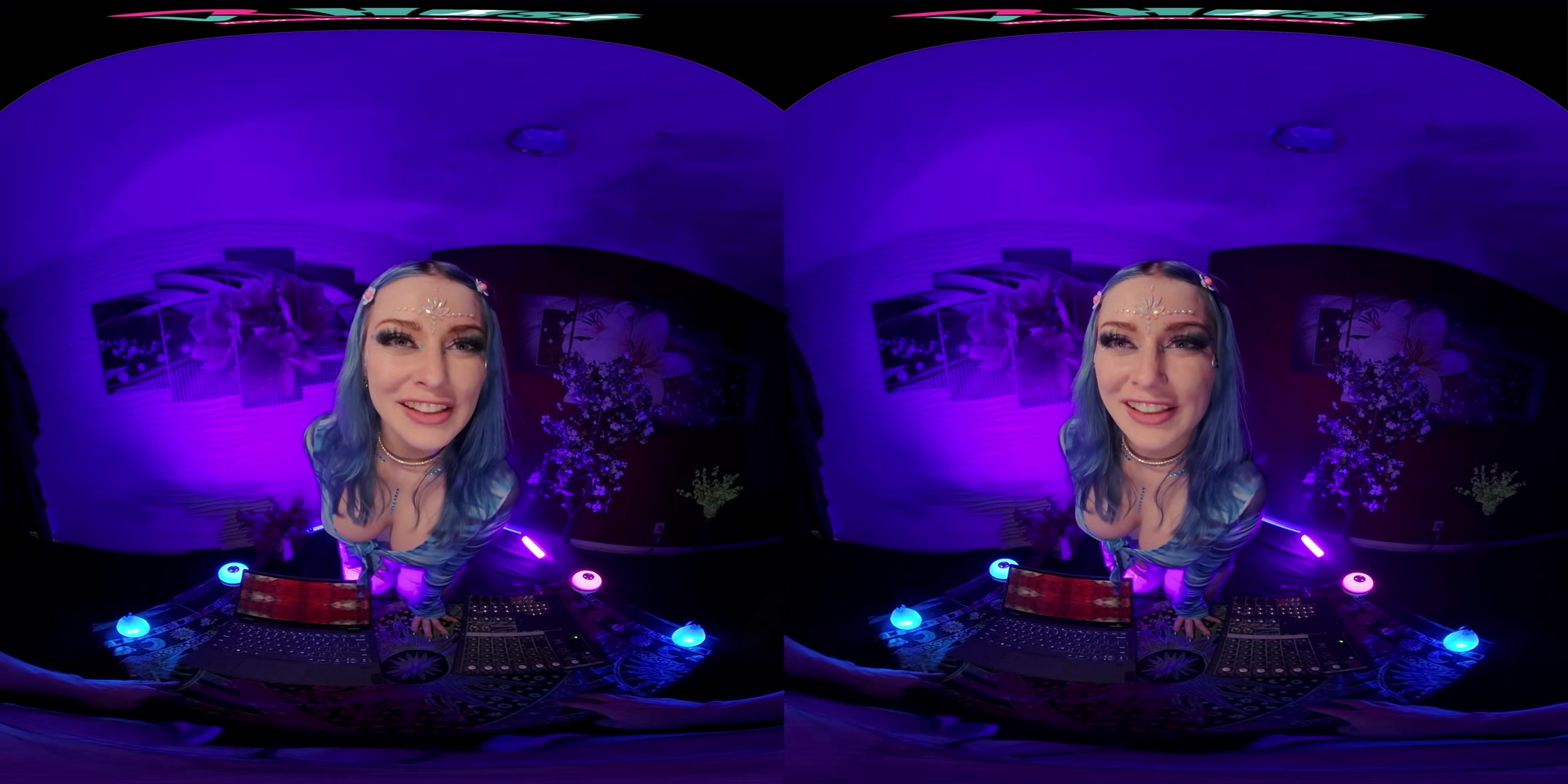 VRHUSH Festival lights with busty babe Jewelz Blu