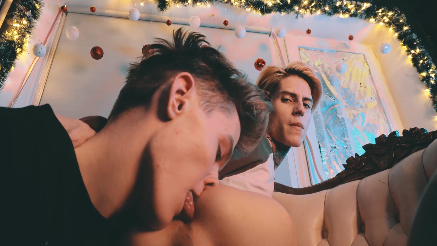 Sweet Couple Of Guys Had Hot Sex On The Eve Of Christmas