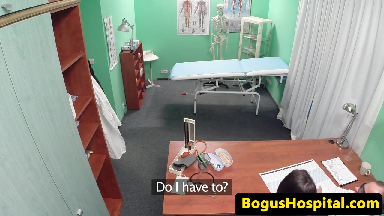 Real amateur licked out by her doctor