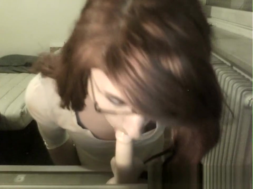 Redhead Cd sucking Dildo