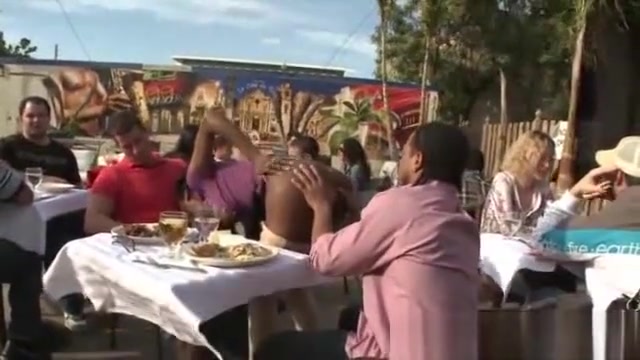 Ebony tranny waitress blows two guys outdoor