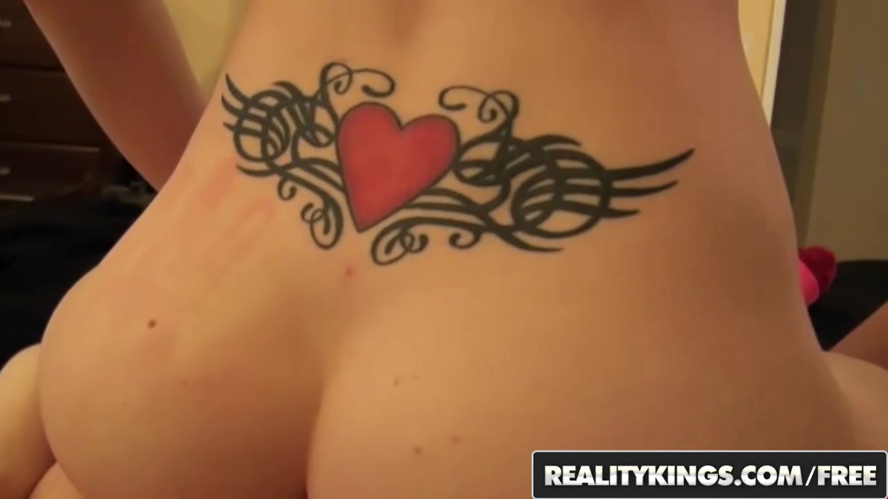 Reality Kings - GF - April Turner Vee Cummings Tommy - Gamer Girls