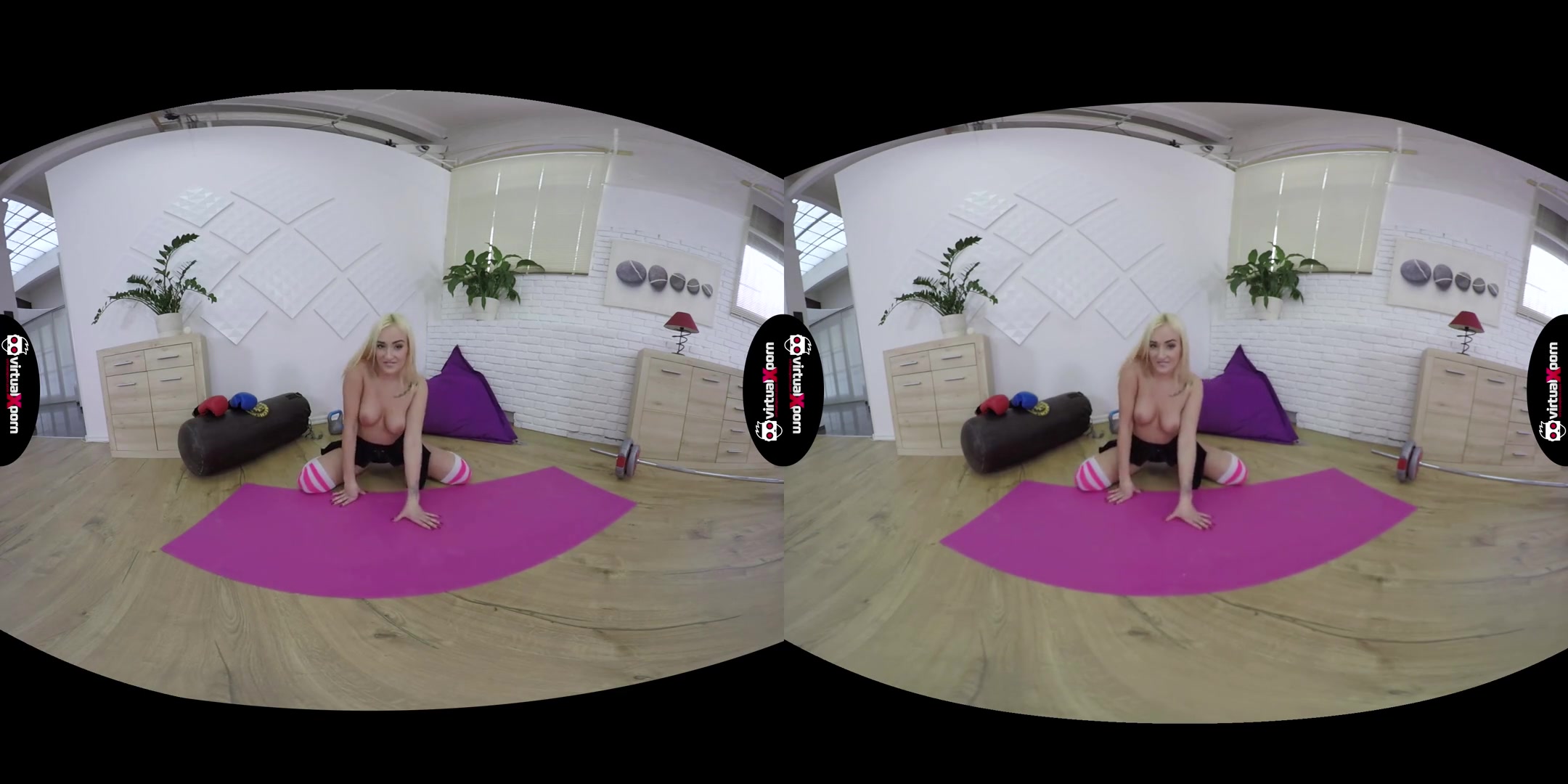 Daisy Lee in Flexi Daisy Lee Stretching - VirtualXPorn