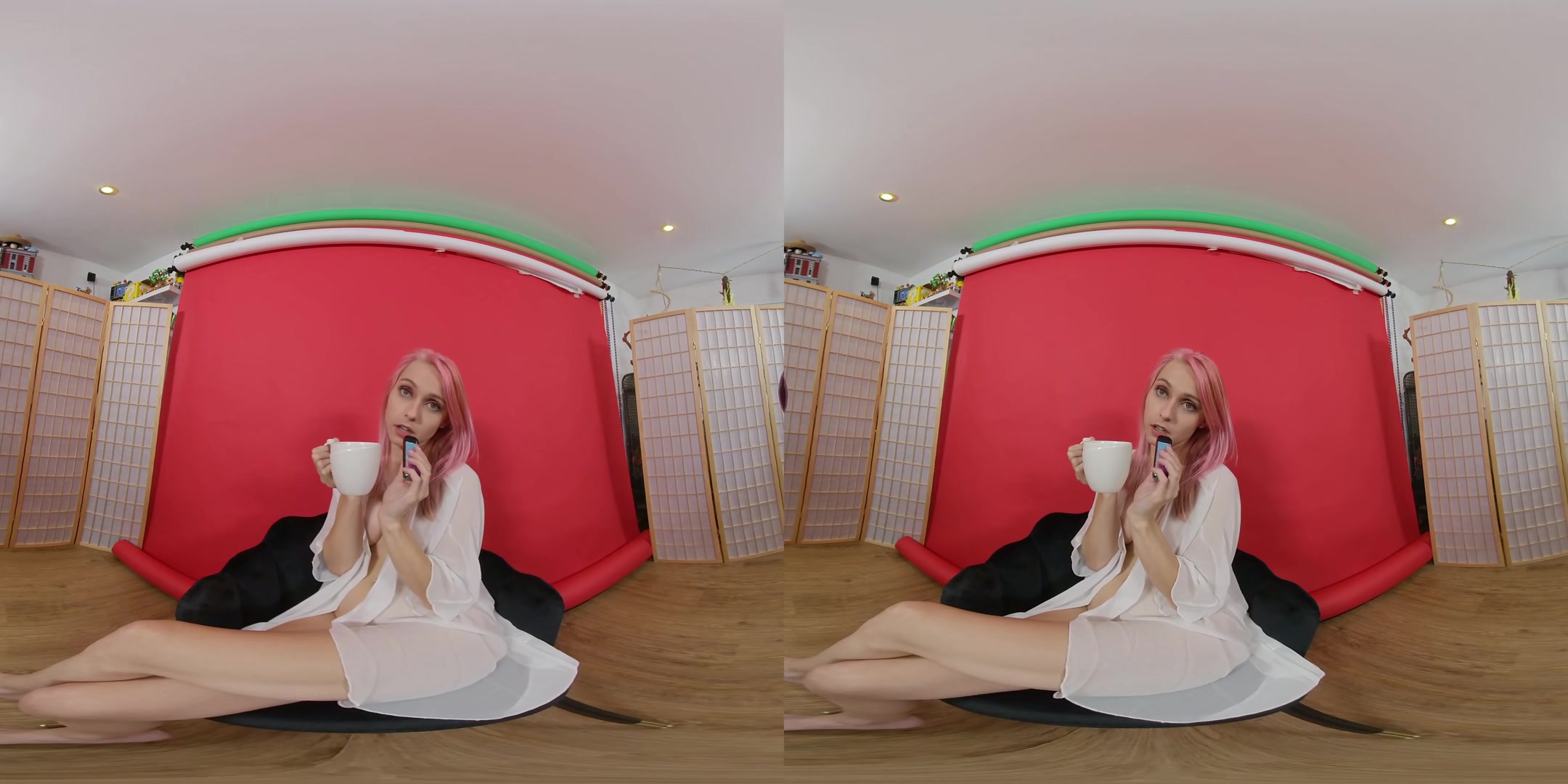 Chloe Toy - Vaping - VRSmokers