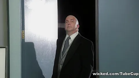 Sperm Bank, Scene 6