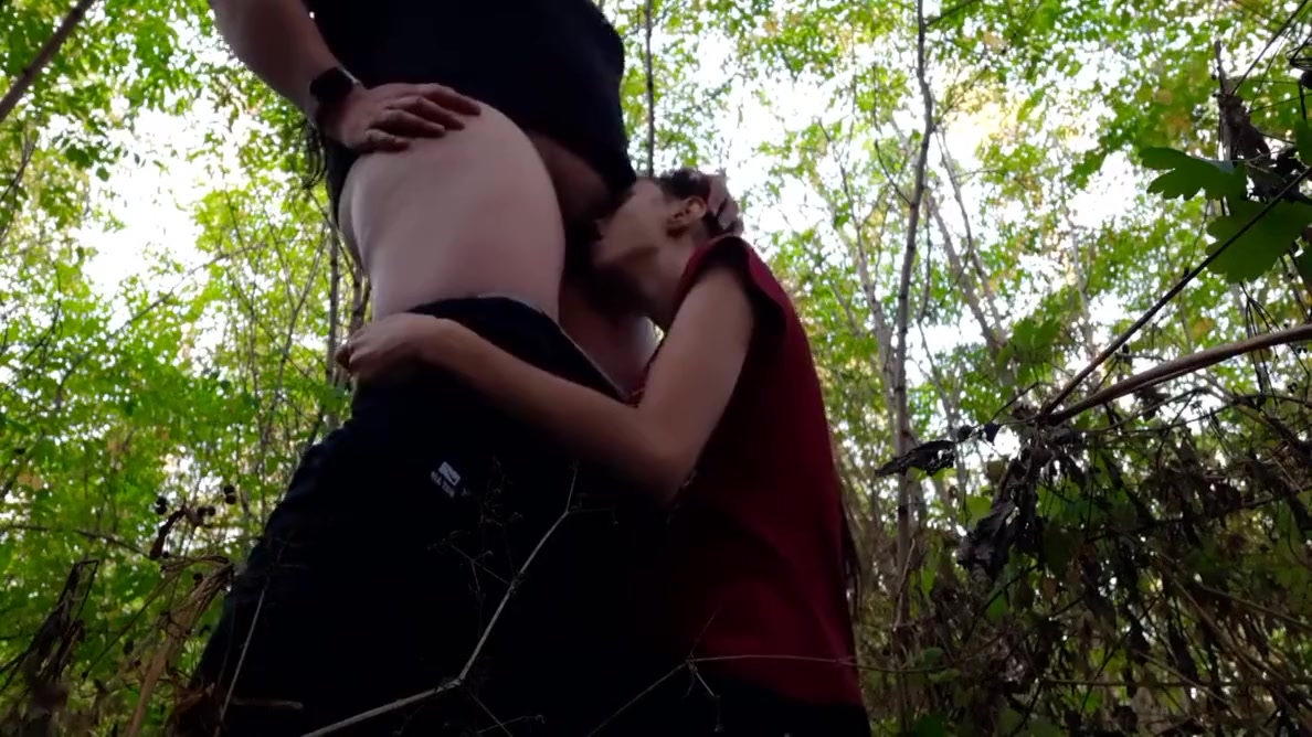I Fuck My New Girlfriend Hard In The Forest In The Mouth - Lesbian - Candy S