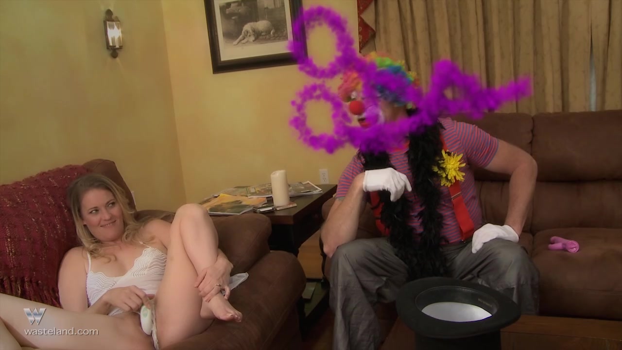 Wasteland Video: A Clown of Her Own