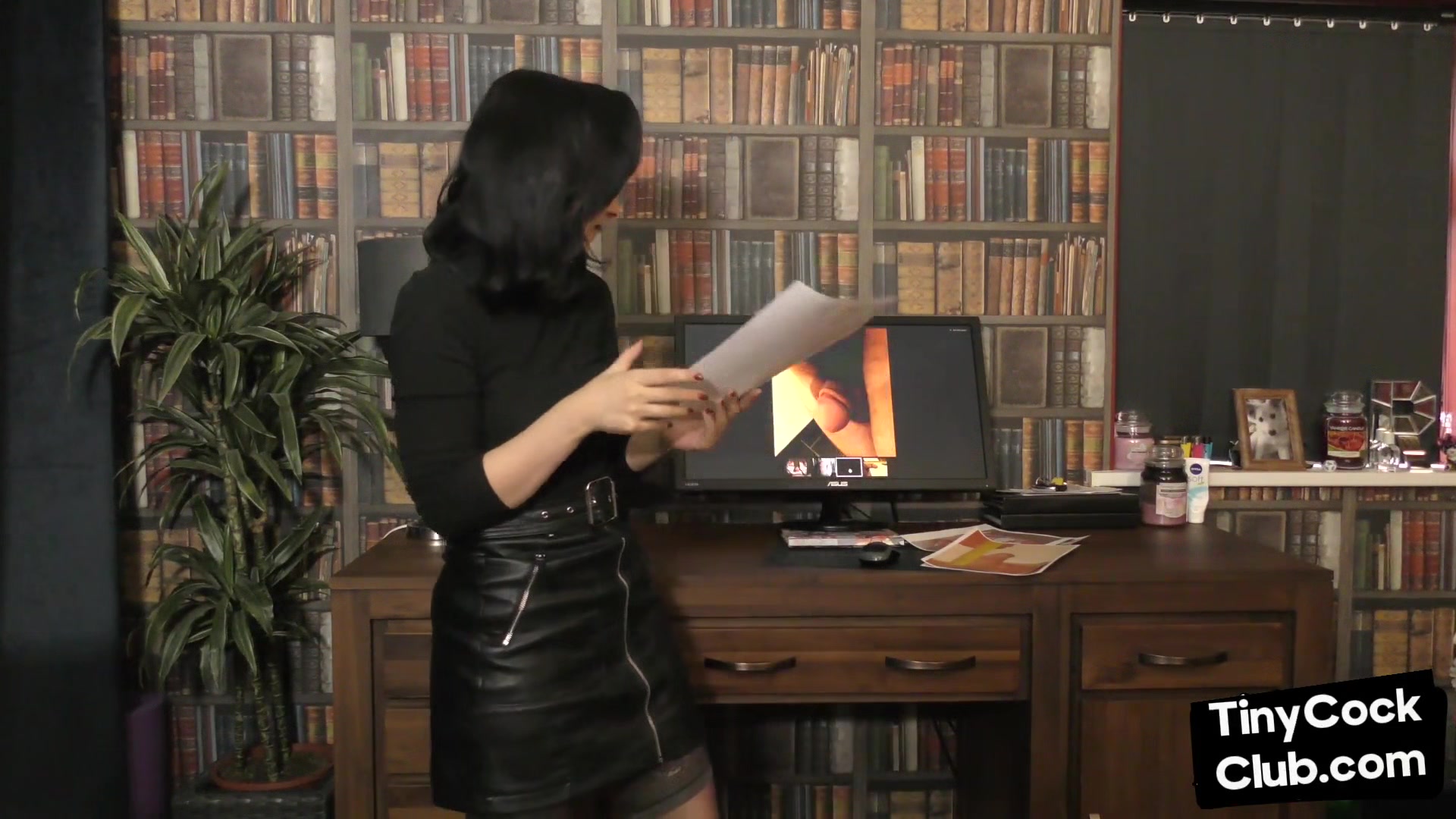 SPH solo leather babe talks dirty about small dicks