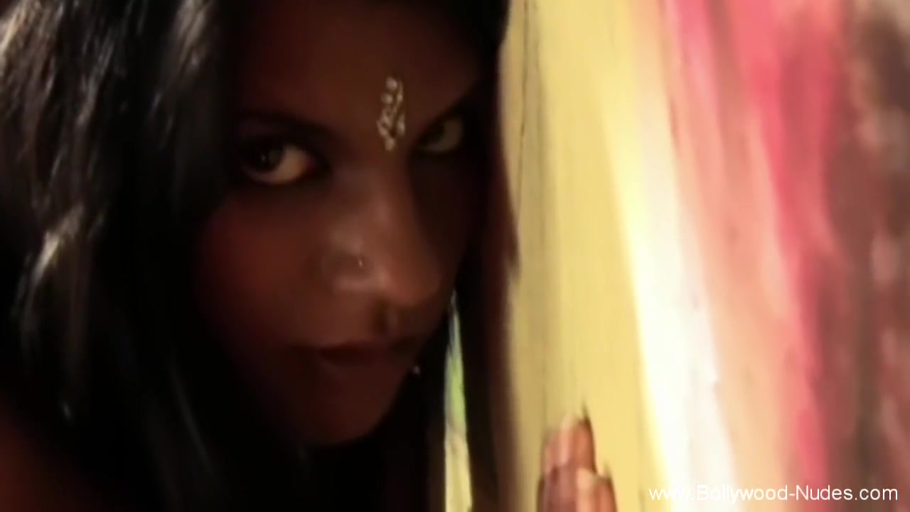 Indian Brunette Girl Shows Her Beauty Body On The Fire While She Play Her Body With Oil