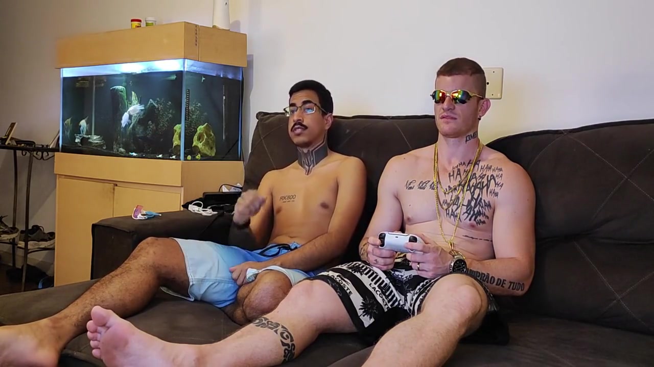 Bee F In Dei Em Cima Do Meu Amigo Hetero Q Veio Jogar Video Game Em Casa Parte 1 10 Min