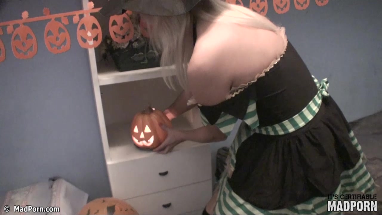 Alice & Rita Halloween - MadPorn
