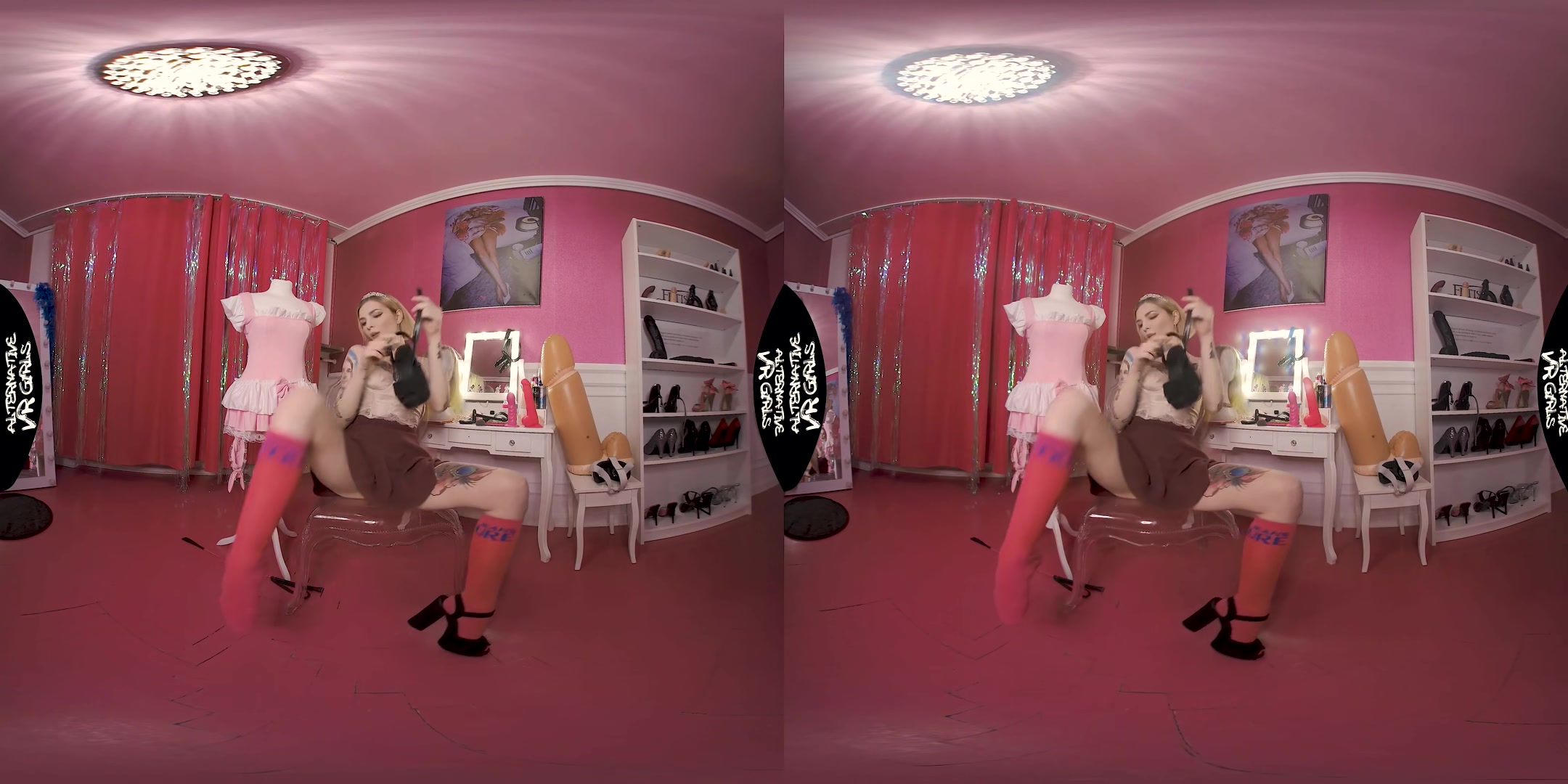 Inked Girl in Sissy Room - AlternativeVRGirls