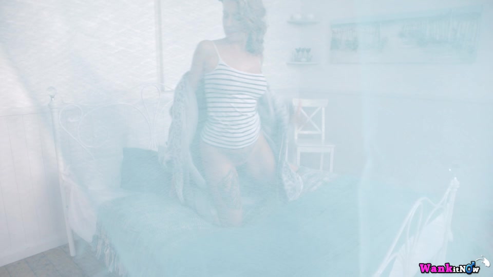 Charlie Z - Wank With Sis:Pt1 - Sexy Videos - WankitNow