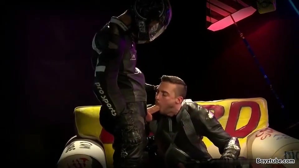 Britsh biker boys cock sucking