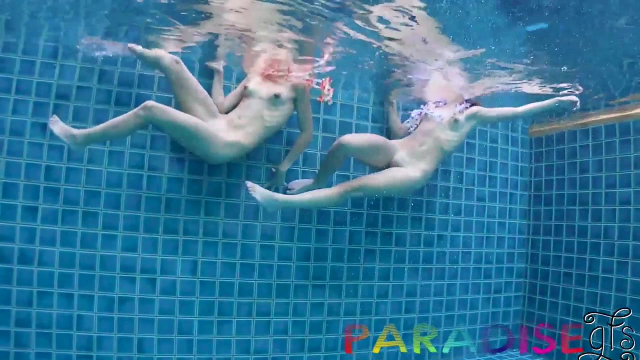 Twins Underwater 3some - ParadiseGFs
