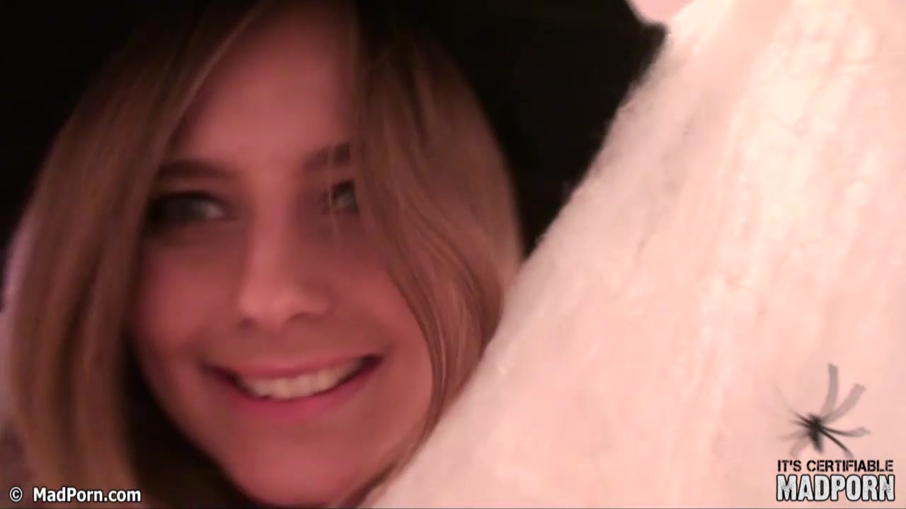 Leona Halloween - MadPorn
